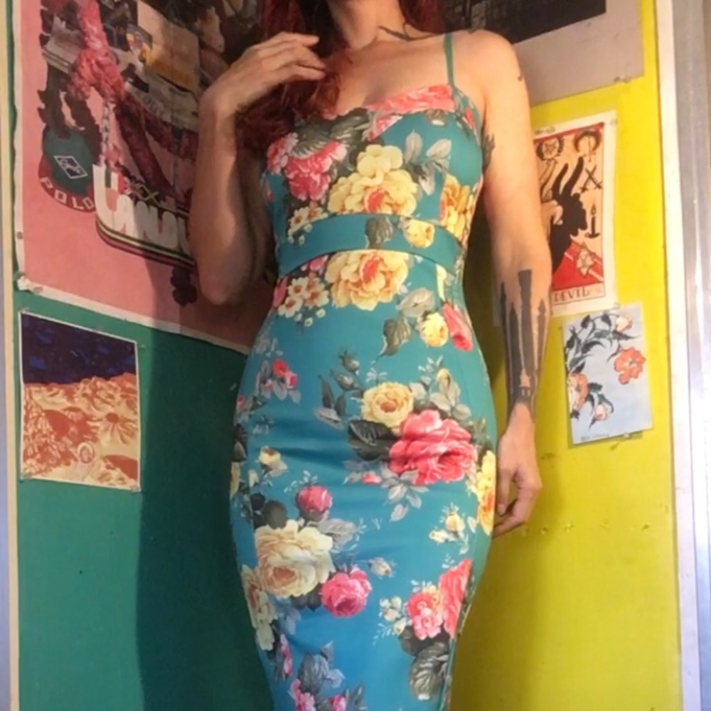 Teal floral wiggle dress 👗✨